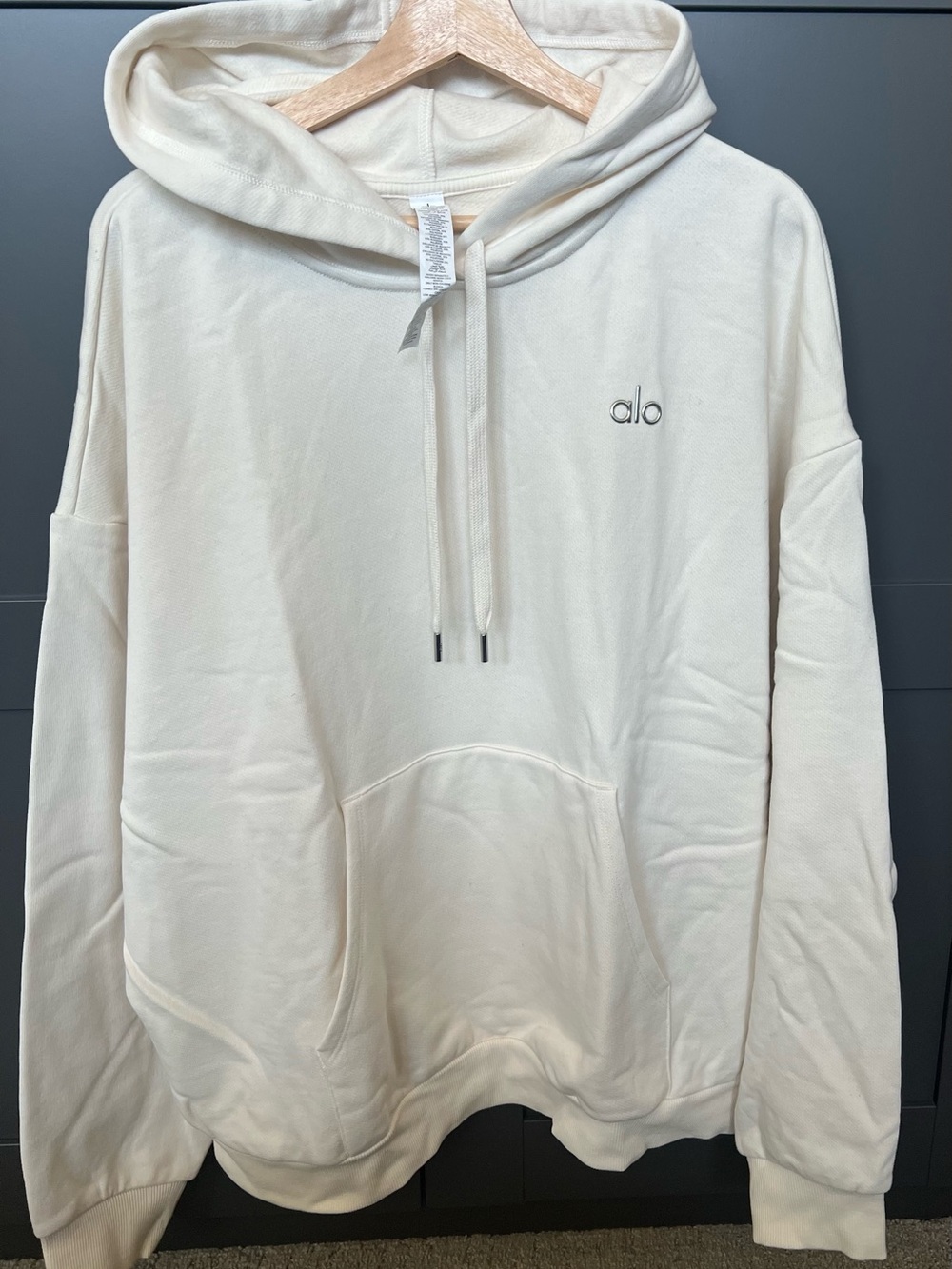 NWT Women’s ALO Yoga Cream Hoodie Pullover